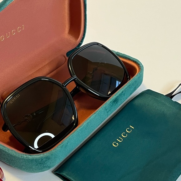 Gucci GG0744SK Oversized Square Black Sunglasses Women w/ Case & Dust Bag - Picture 12 of 16